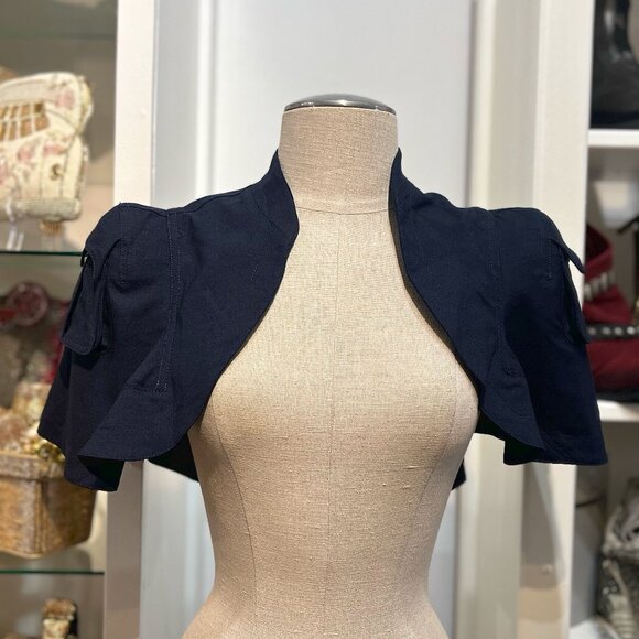 UTILITY SHRUG